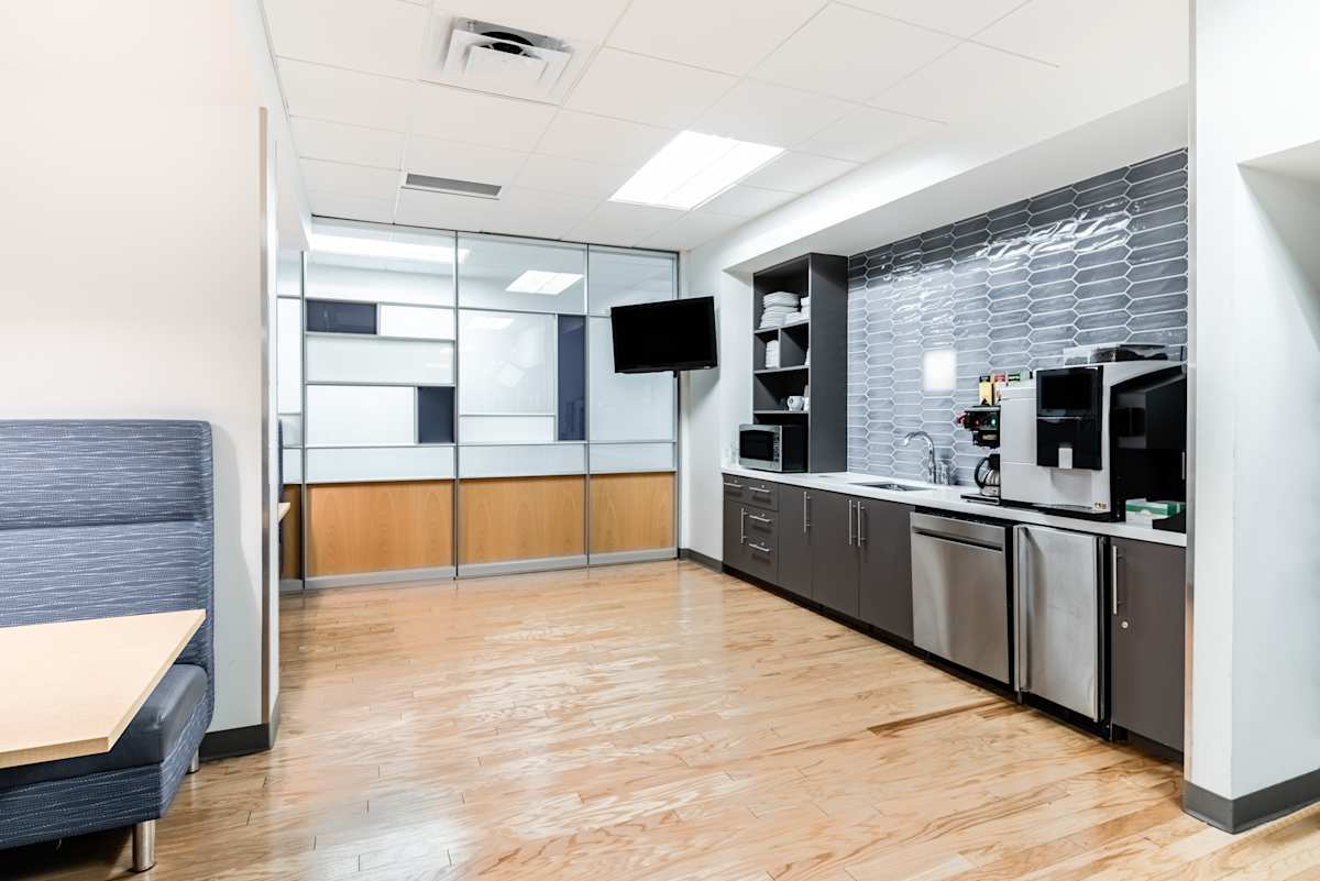 4600 East Washington photo 6