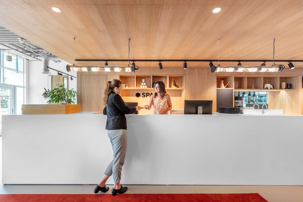 Regus Zug Main Station photo 2