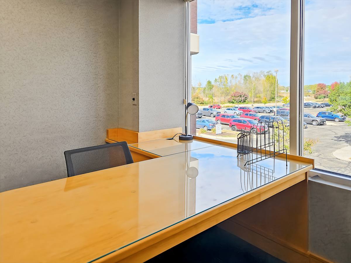 258 Corporate Dr photo 10