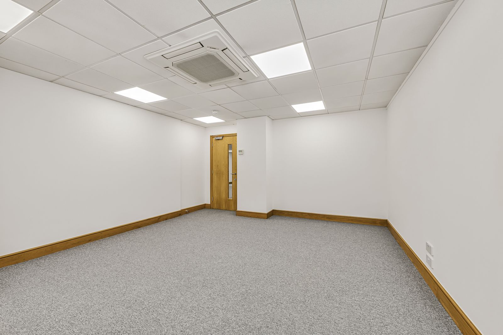 Suite 6, Mill Street photo 11