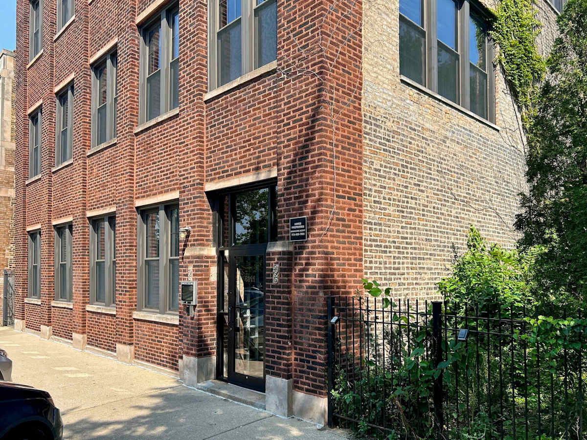 4311 N. Ravenswood Avenue photo 1