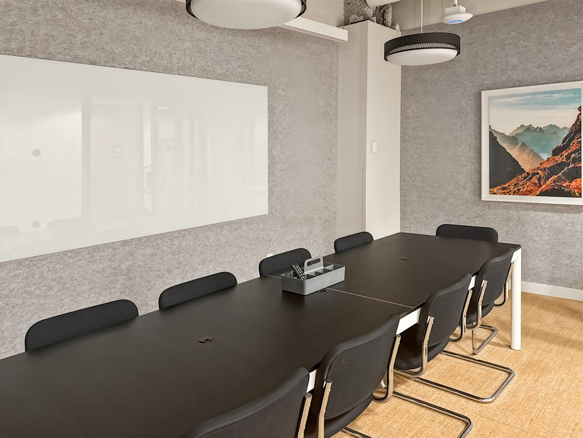 211 N Broadway photo 9