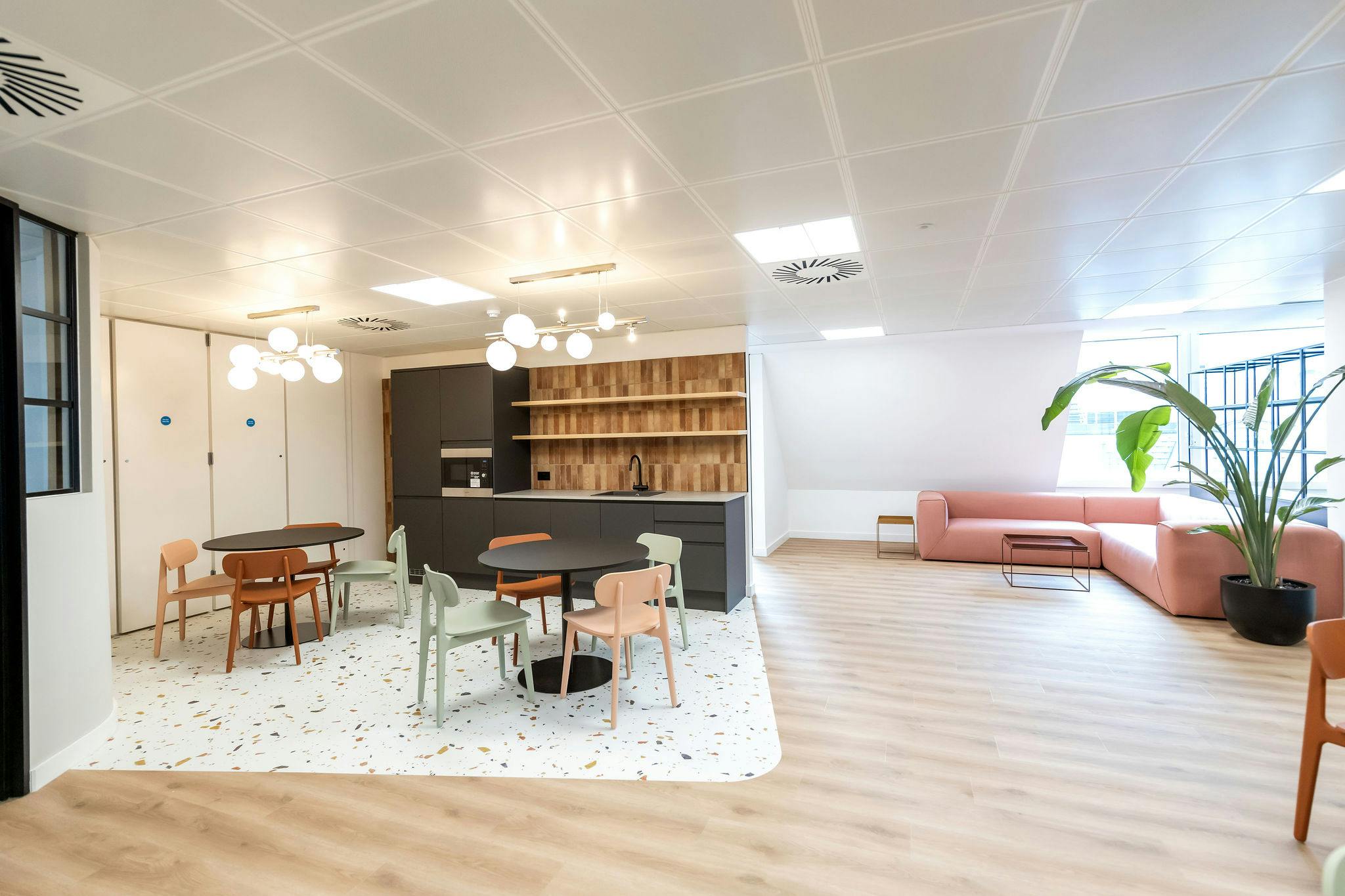 10 Dean Farrar Street photo 3