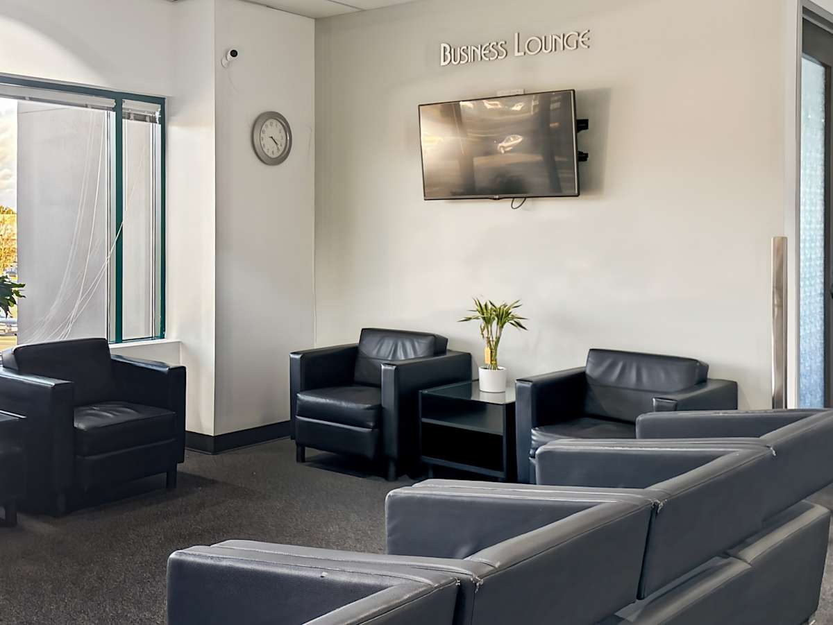 Regus - Surrey, King George Boulevard photo 9
