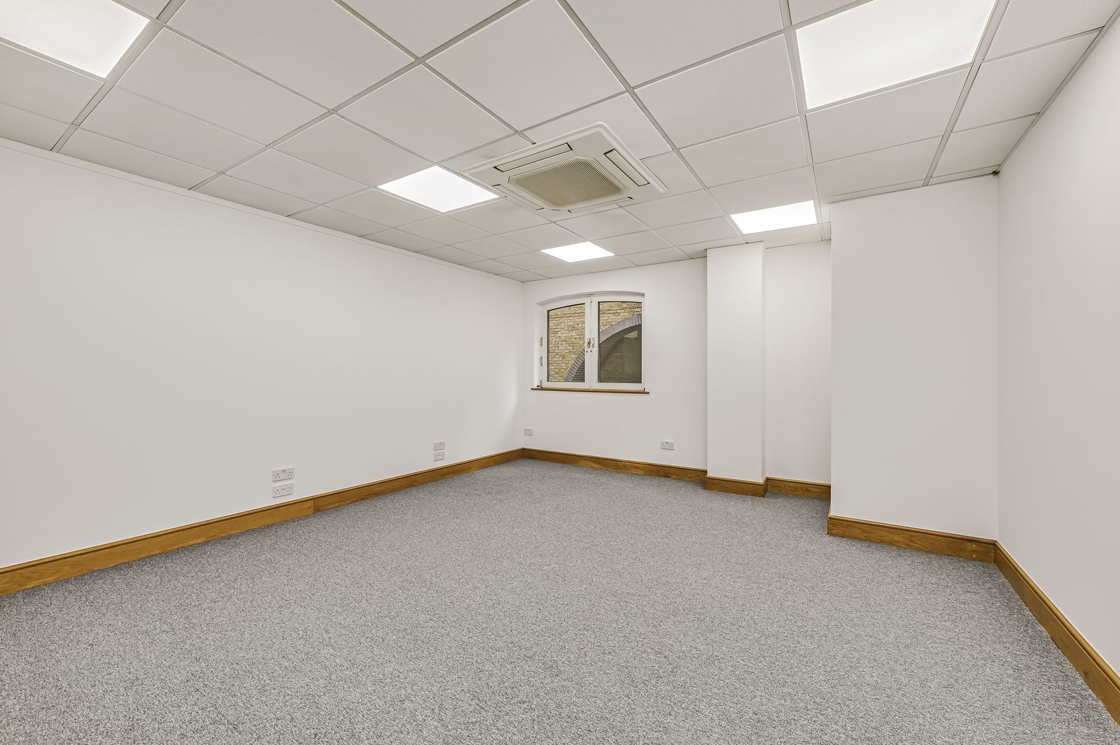 Suite 6, Mill Street photo 6