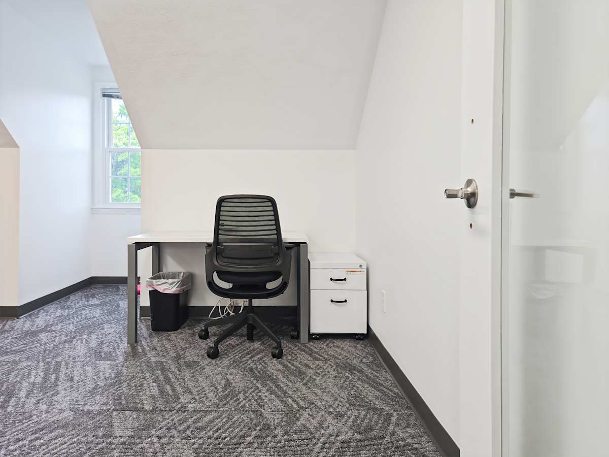 1025 Plain St photo 7