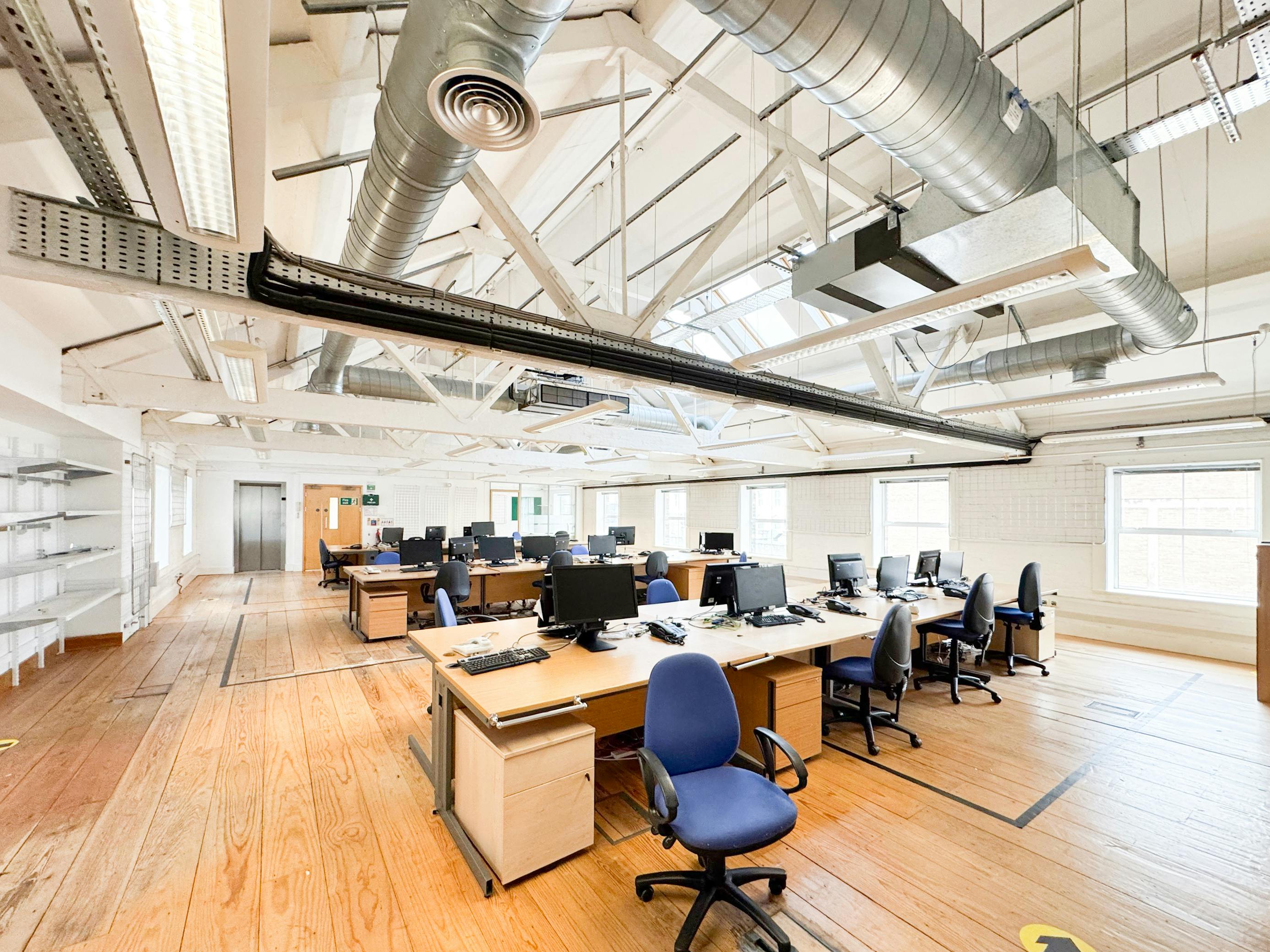 20 Conduit Place photo 5