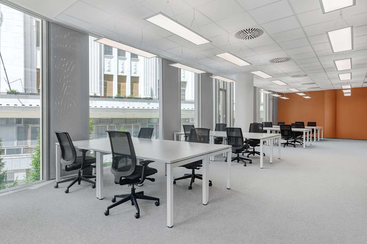Szervita Square Building photo 5