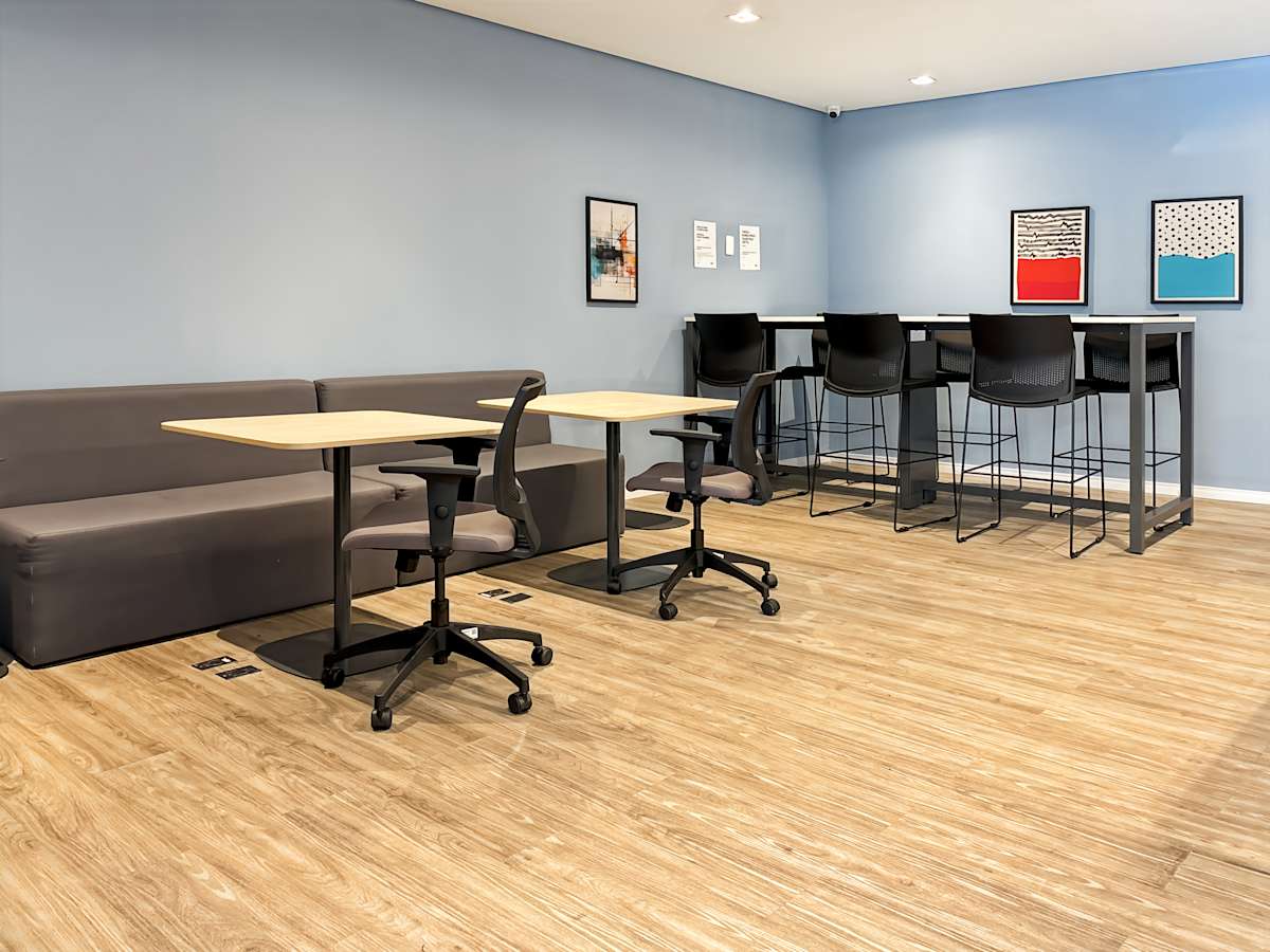 Regus - 8 de Abril photo 2