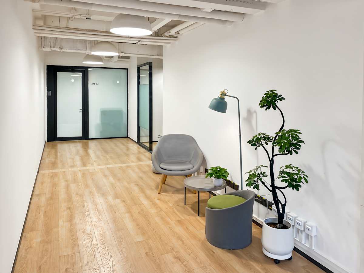 Strait International Building photo 9