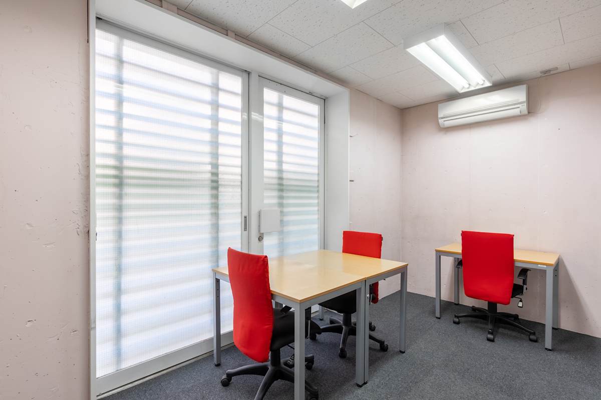 Regus - Azabu East Court photo 8