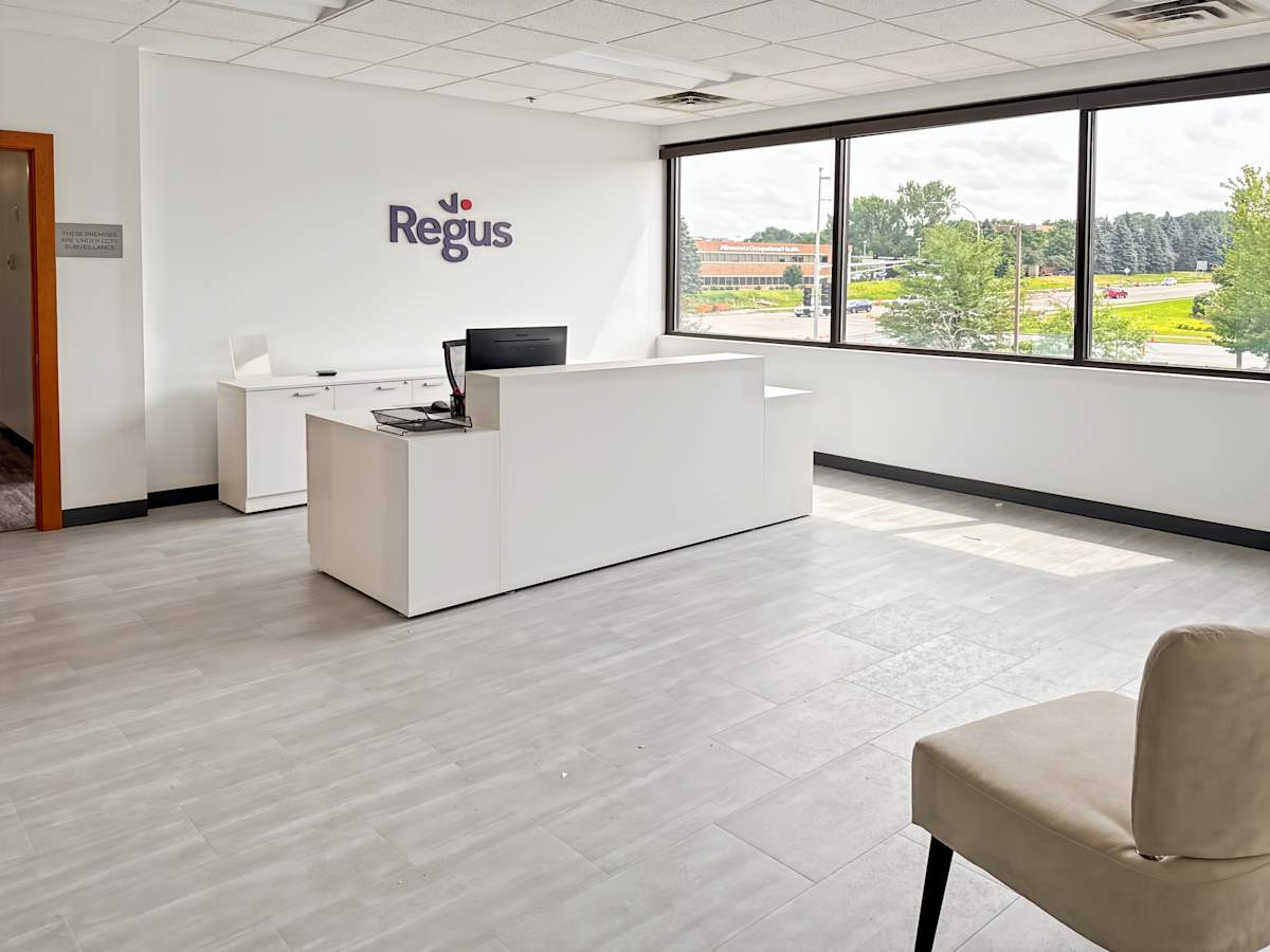 Regus - Eagan Woods photo 5