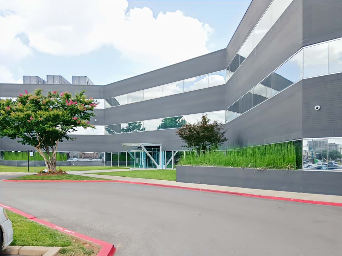Regus - Nichols Hills - 5600 N May Ave photo 1