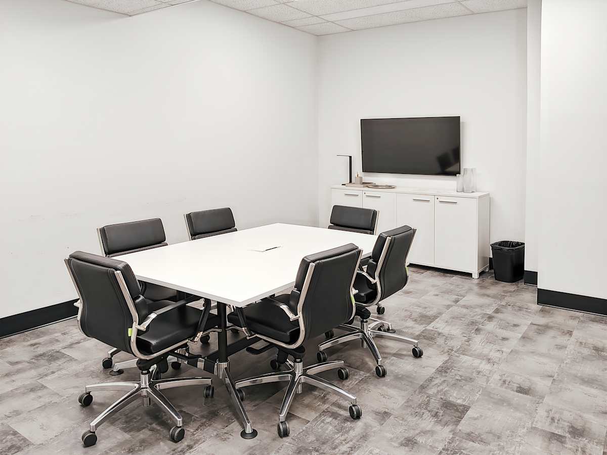 Regus - Sherbrooke, 455 King Street West photo 3