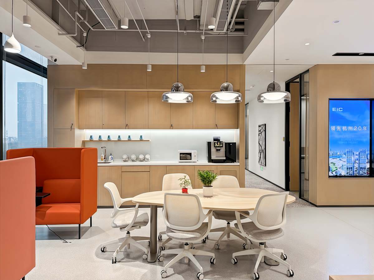 Regus - EIC photo 11