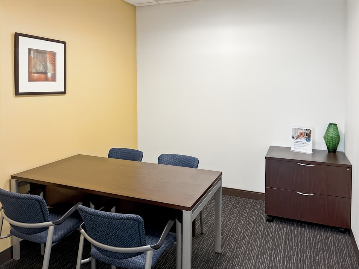 Eagleview Corporate Center photo 9