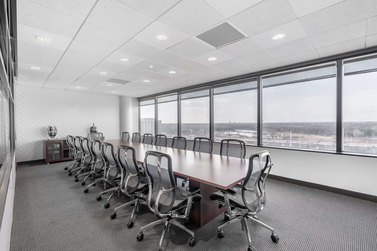 1600 Corporate Center photo 3