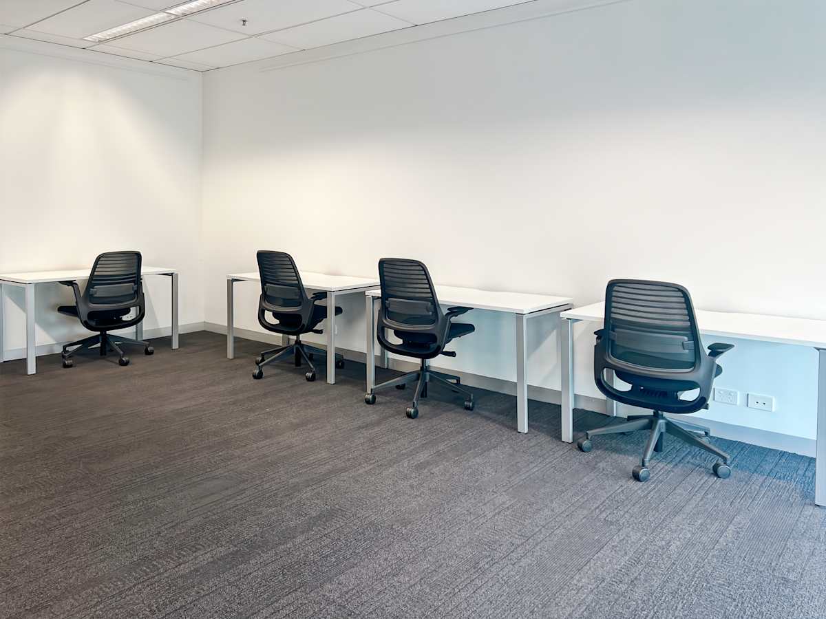 460 Lonsdale Street photo 7
