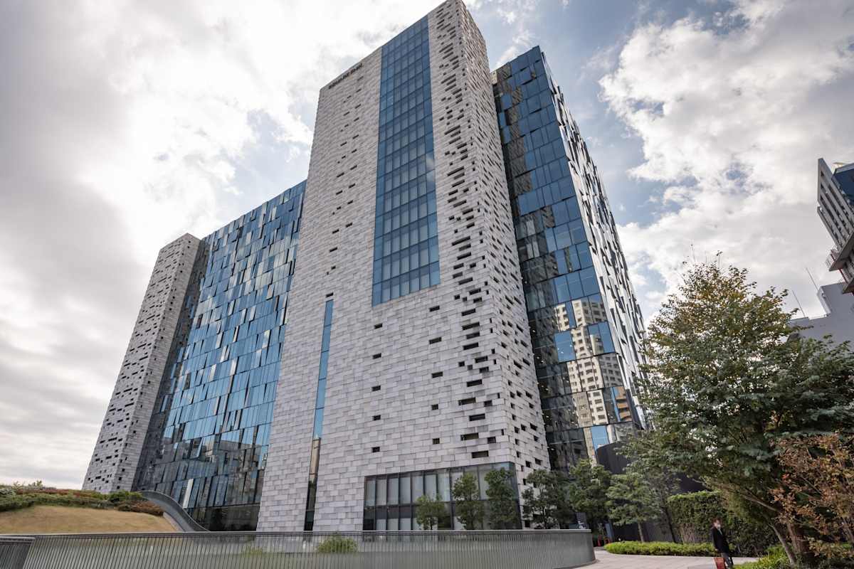 Shinjuku Eastside Square photo 1