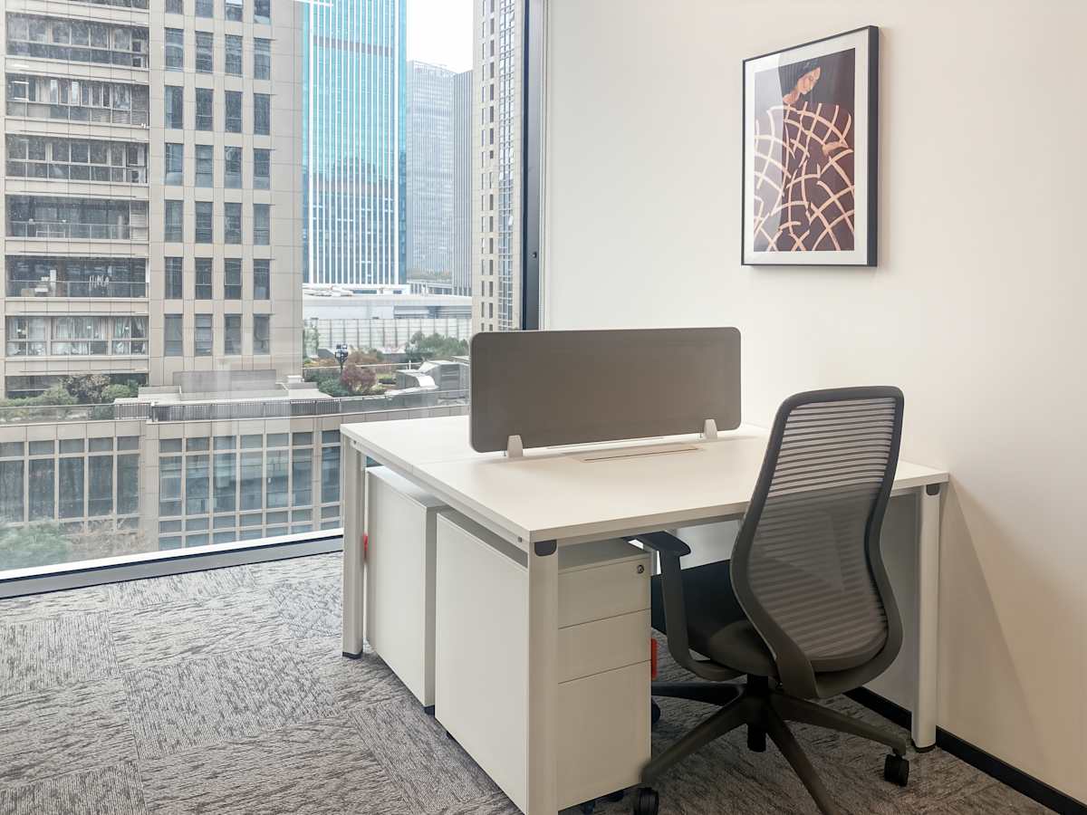 Regus - EIC photo 6