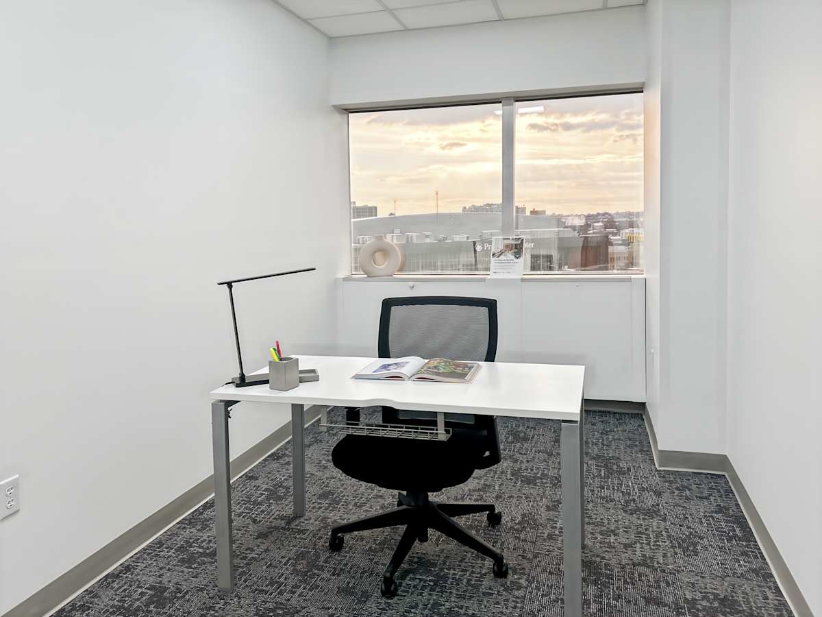 3 Gateway Center photo 7