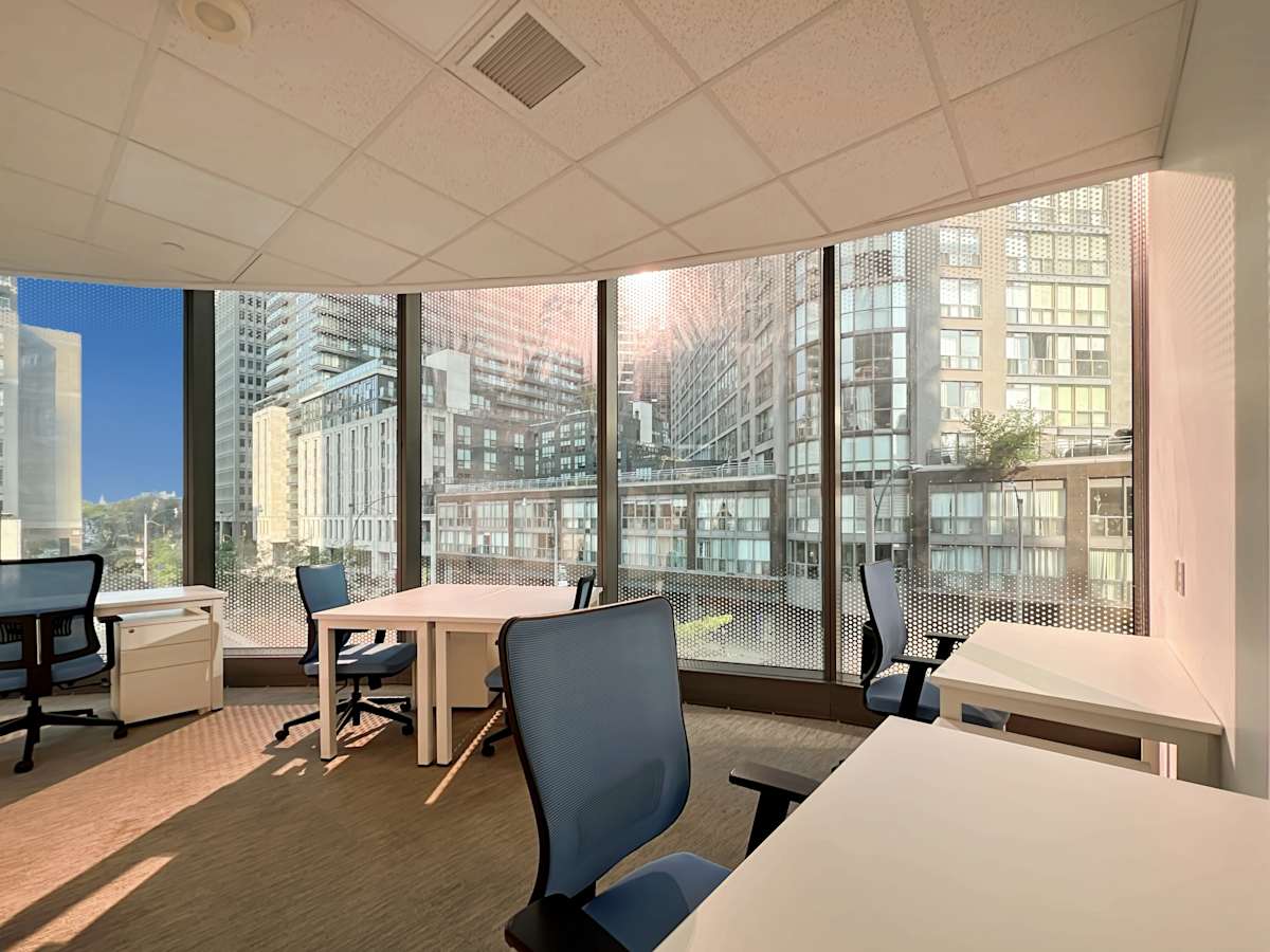 15 Wellesley St W photo 5