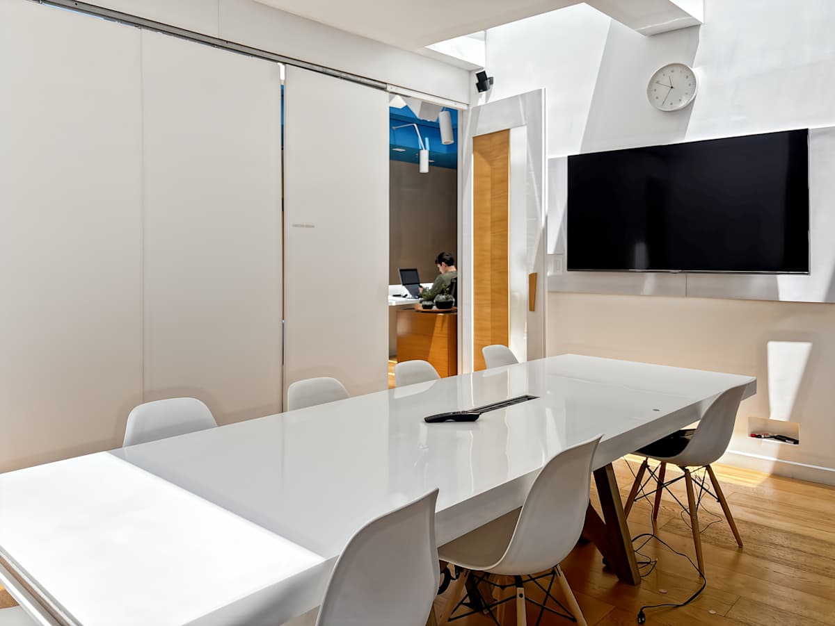 Regus - Via 7 photo 3