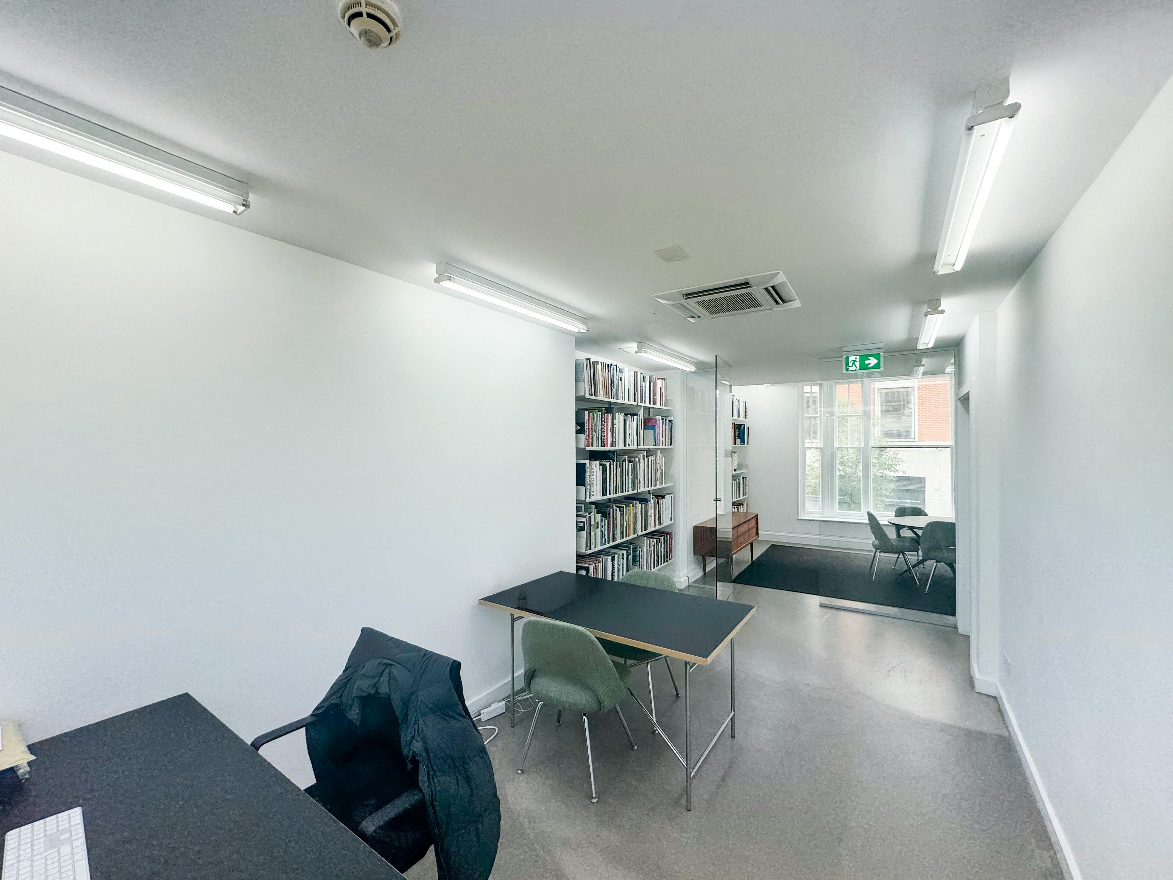 37 Eastcastle Street photo 5