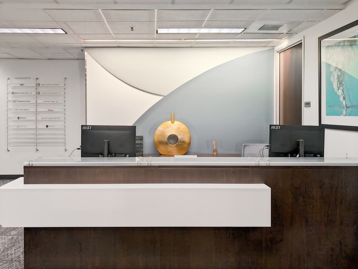 Redstone Corporate Center photo 2