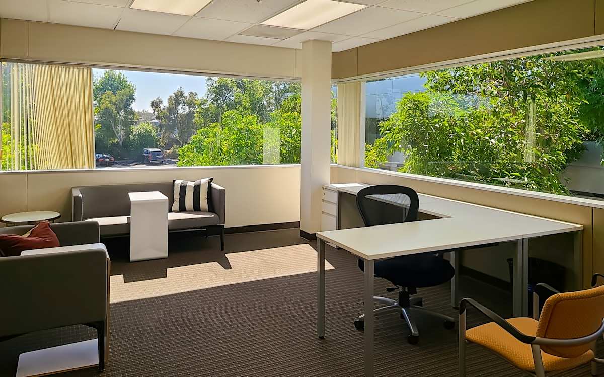 Regus - Carlsbad, Palomar Airport Road photo 4