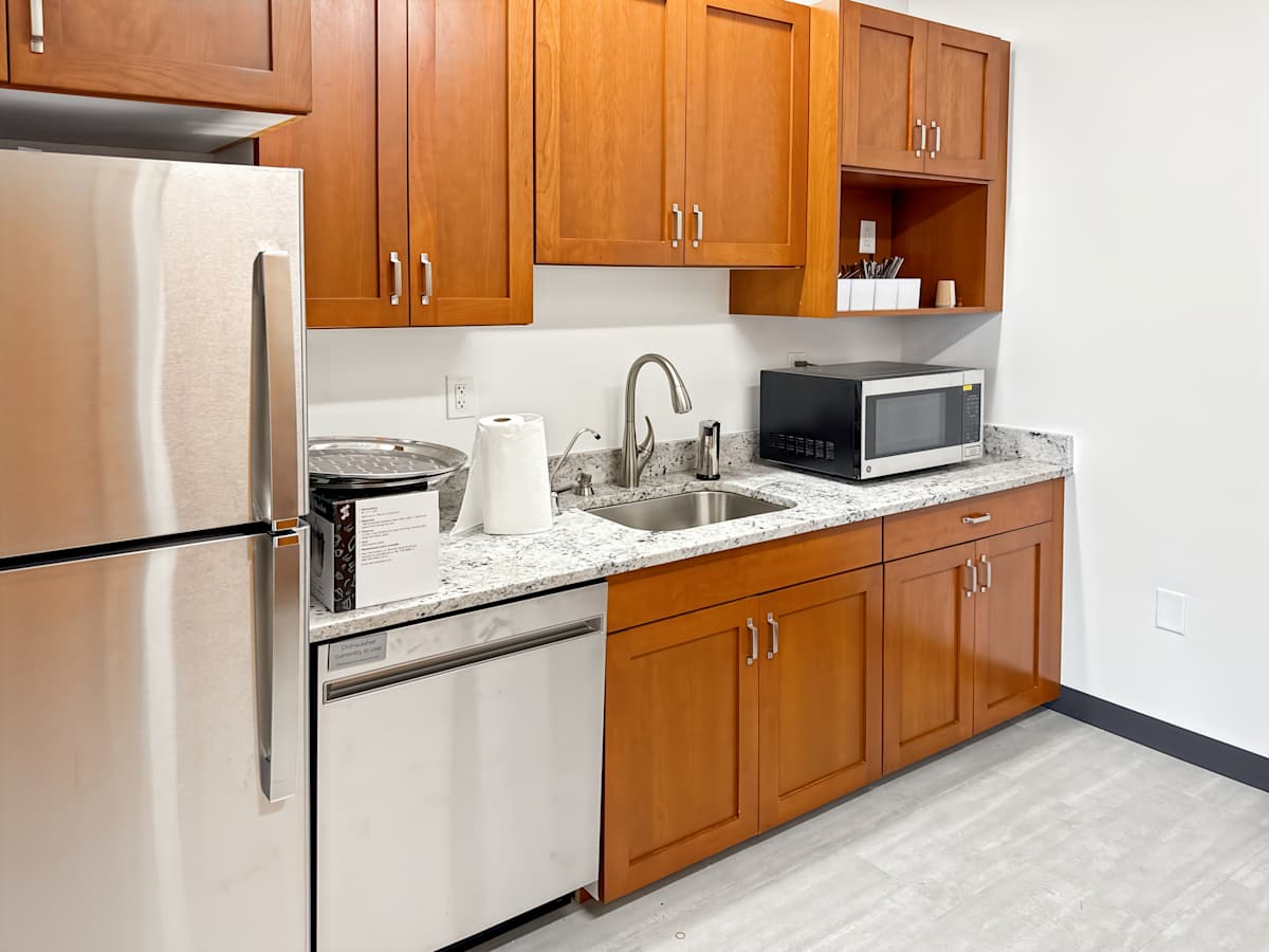 Regus - Eagan Woods photo 8