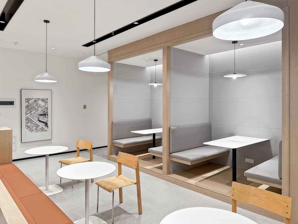 Regus - EIC photo 8