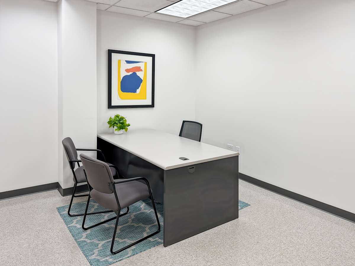 Regus - Grand Rapids, Kenmoor Avenue photo 4