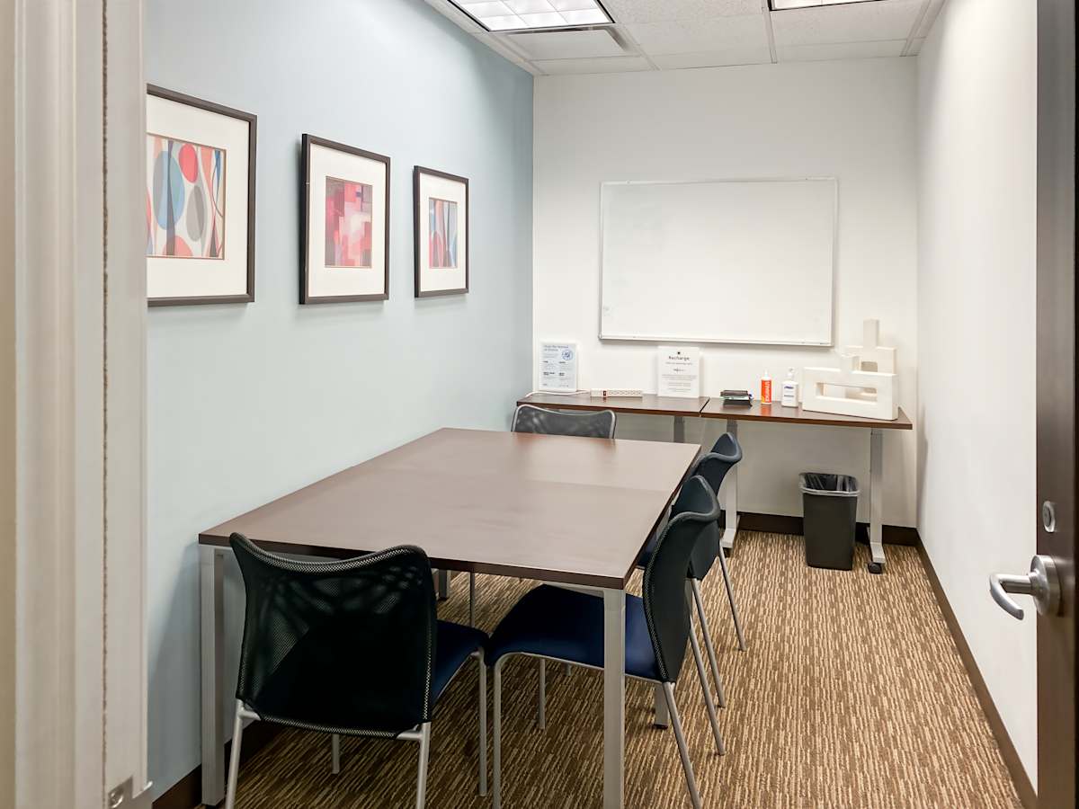 Executive Towers West photo 9