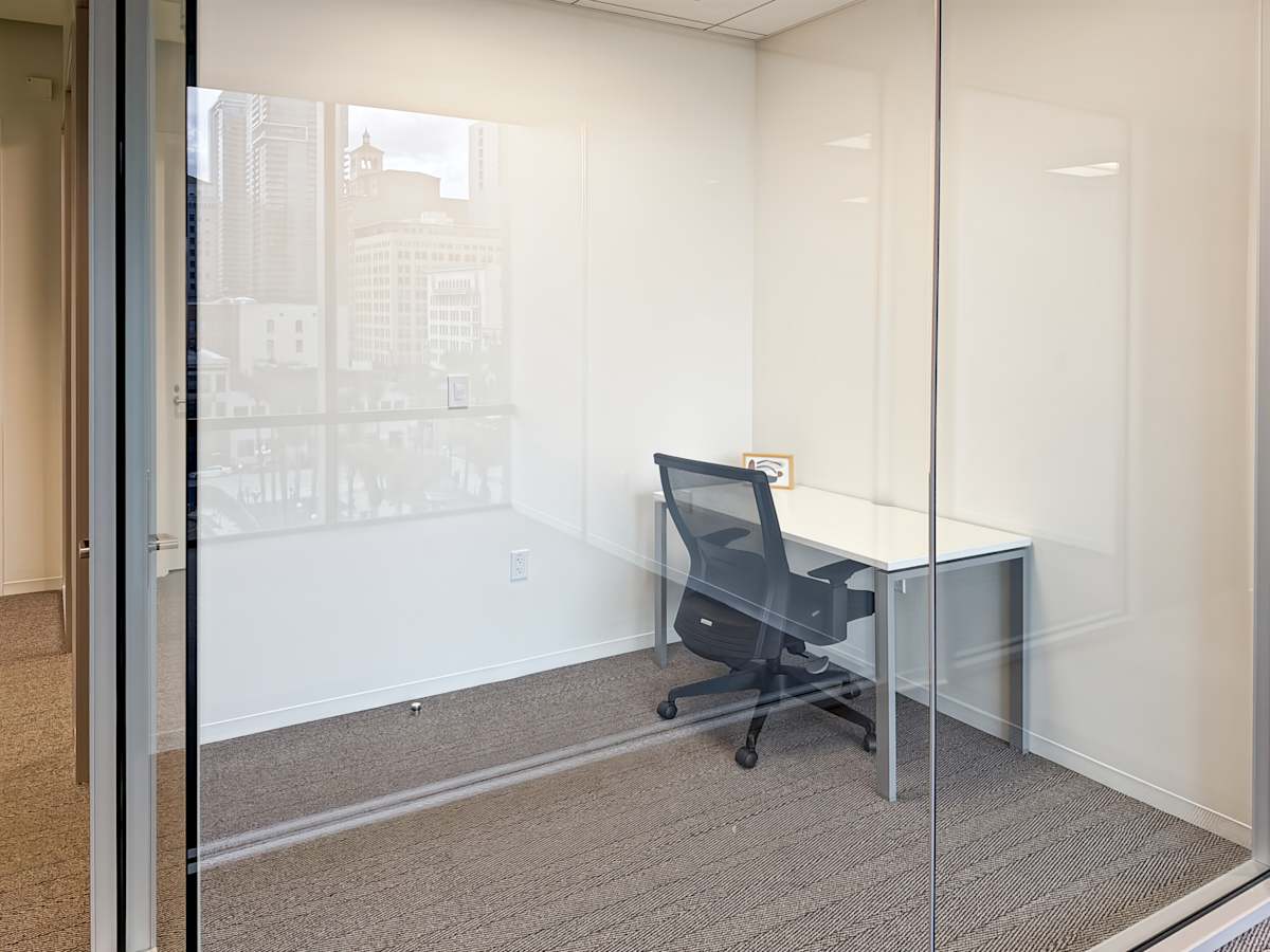 225 Broadway photo 9