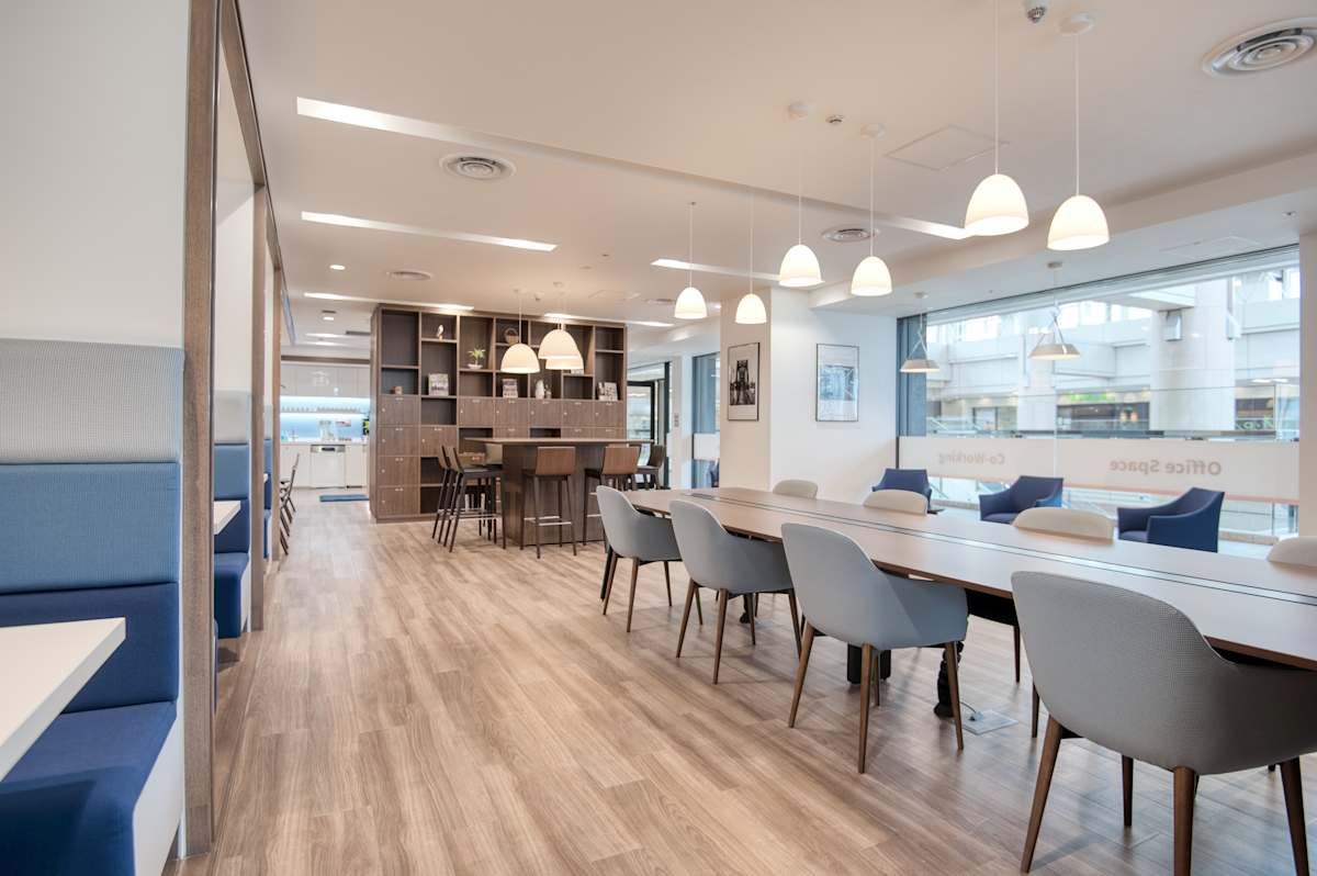 Regus - Yokohama Landmark Plaza photo 8