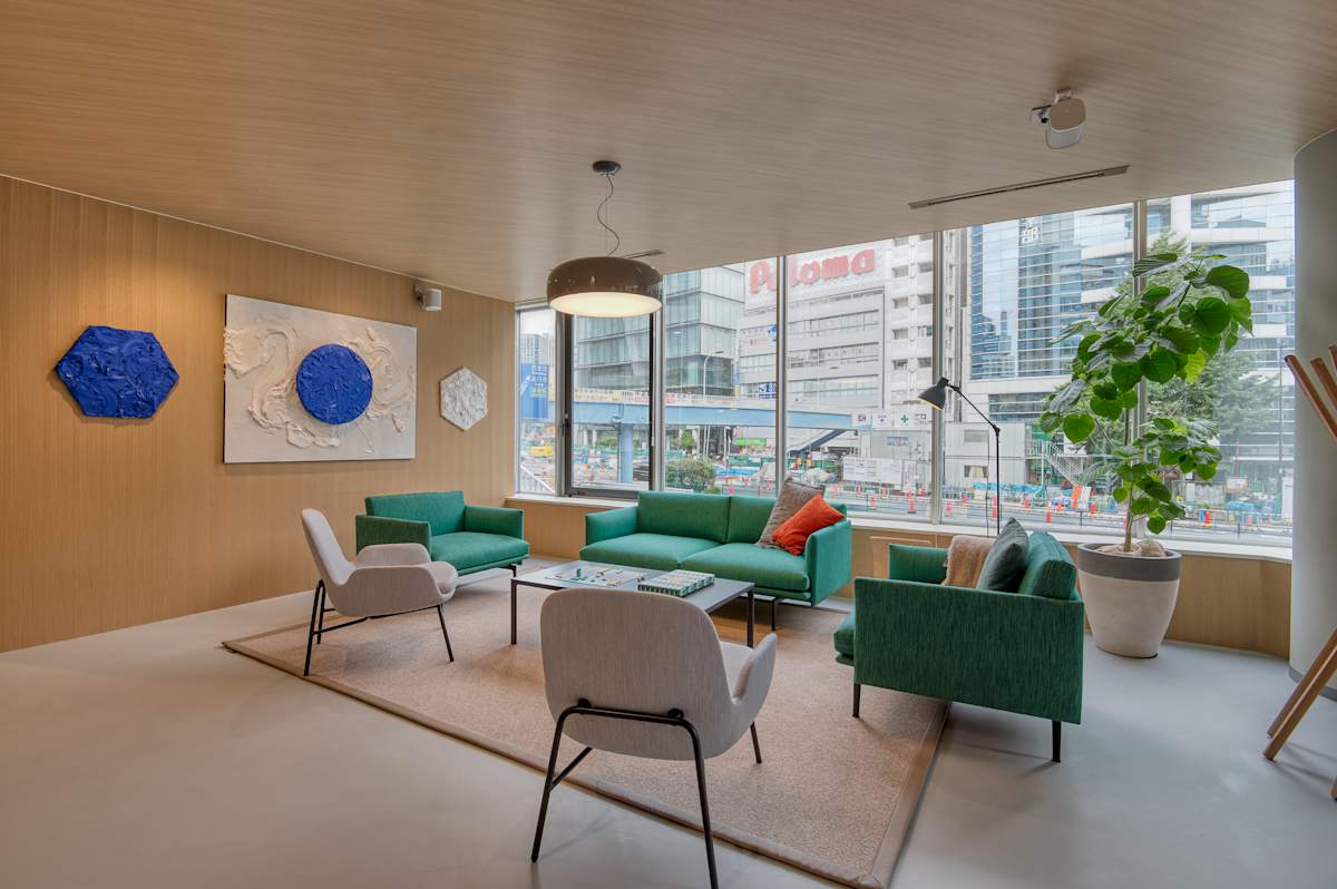 Spaces - Zenken Plaza photo 5