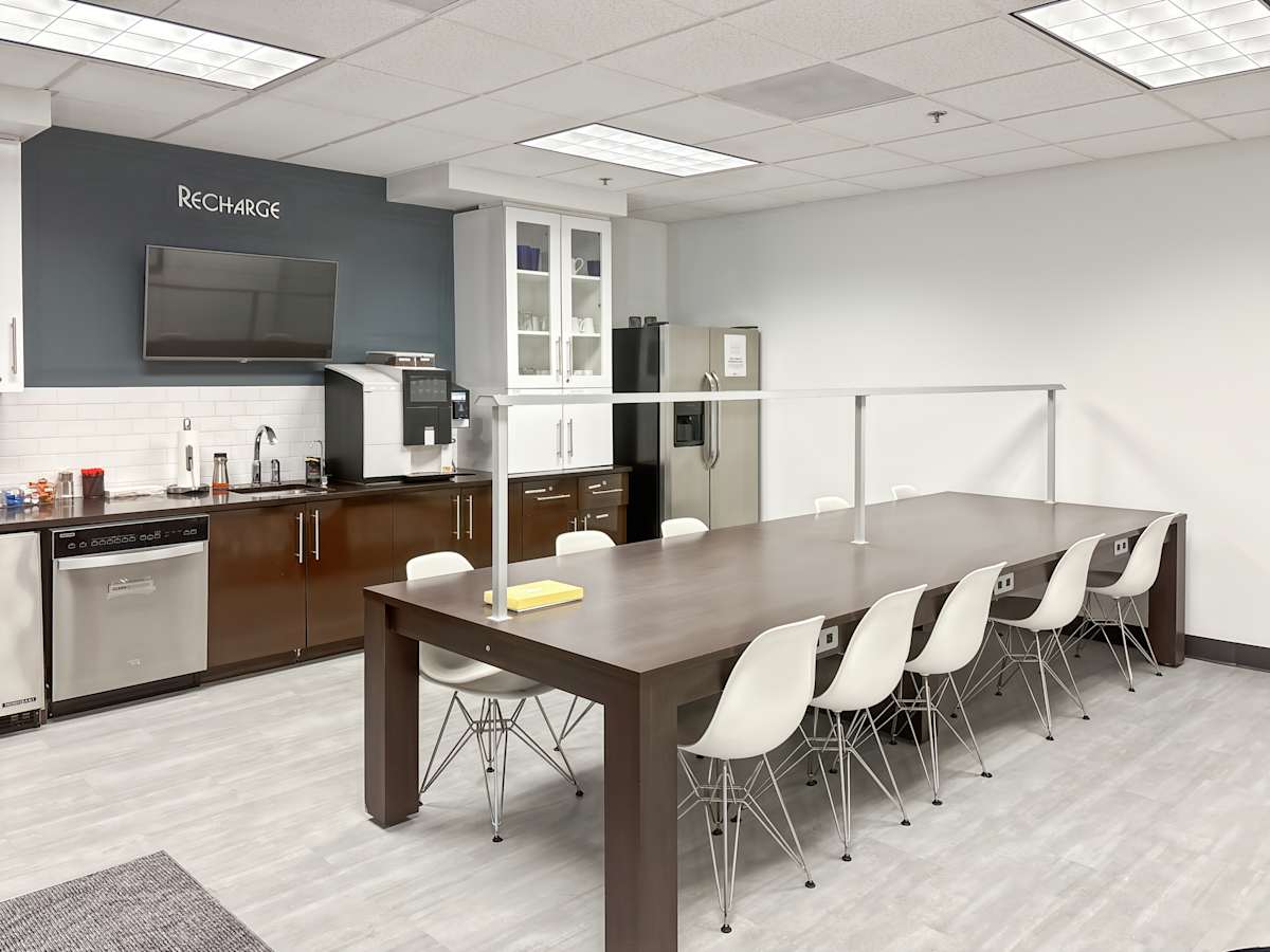 18 Campus Boulevard photo 7