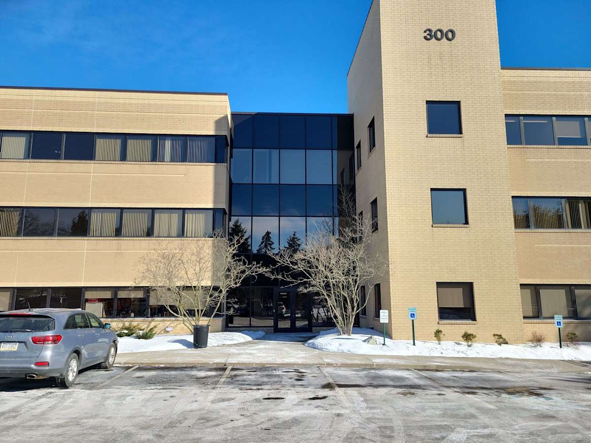 300 Northpointe Circle photo 1