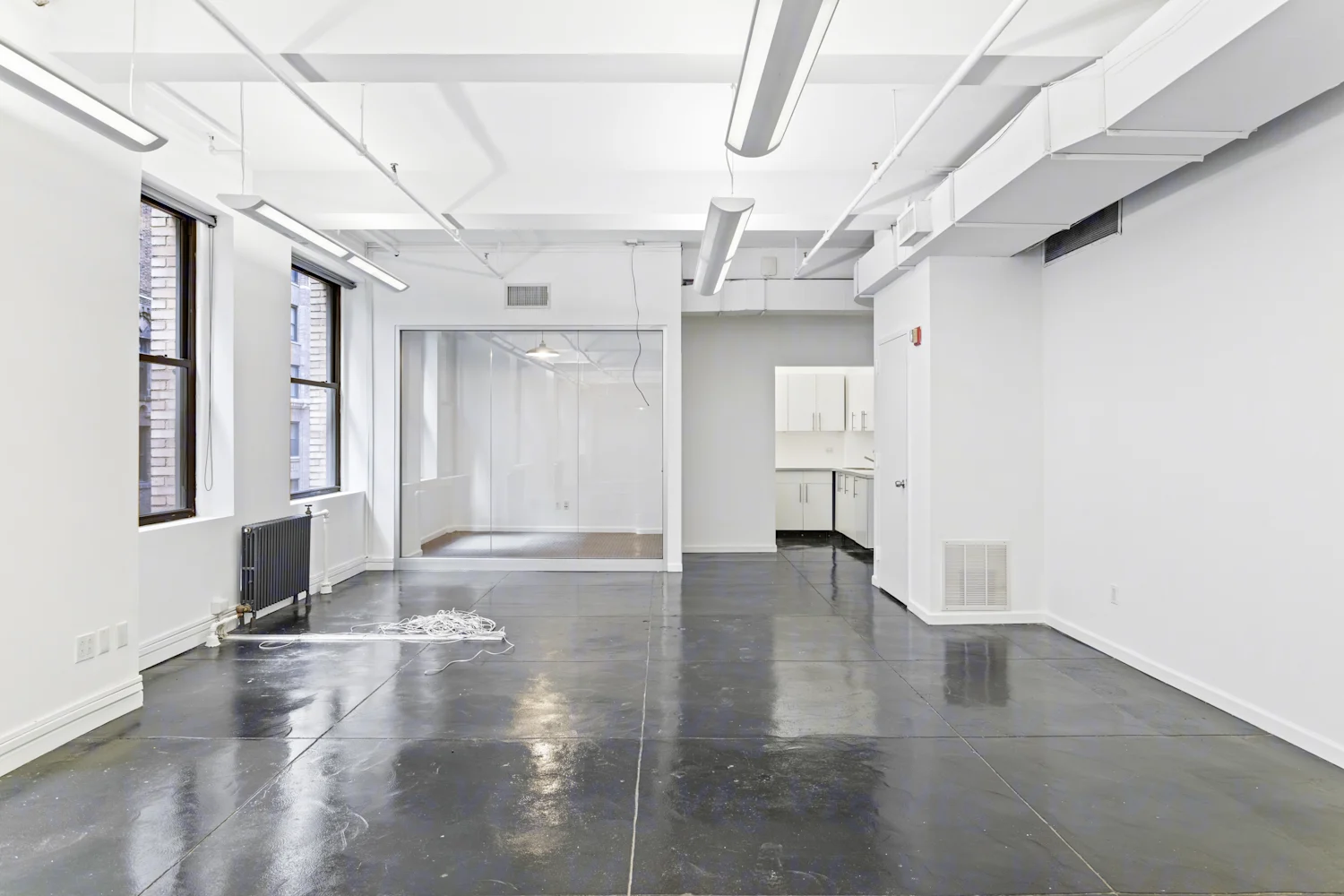 225 West 35th Street photo 2