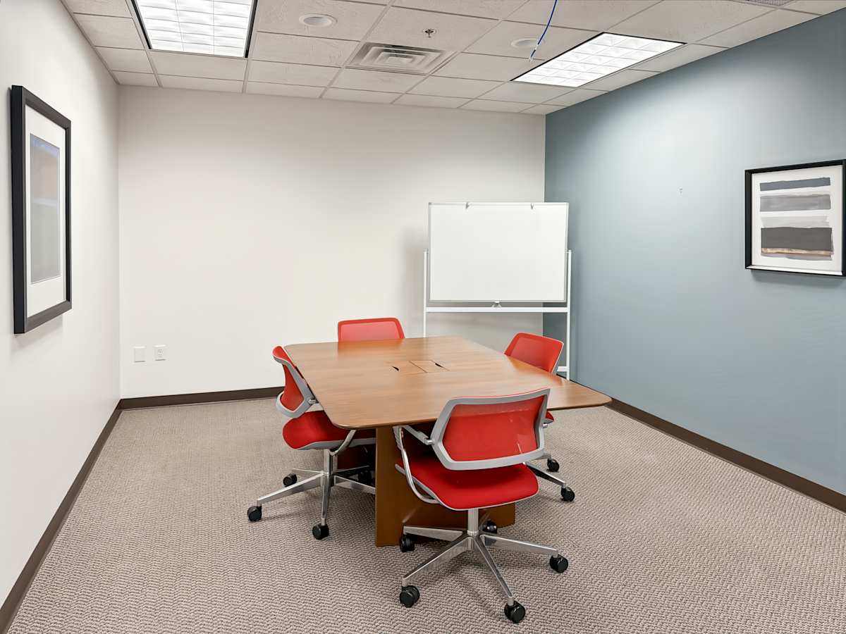 Regus - Grand Rapids, Kenmoor Avenue photo 9