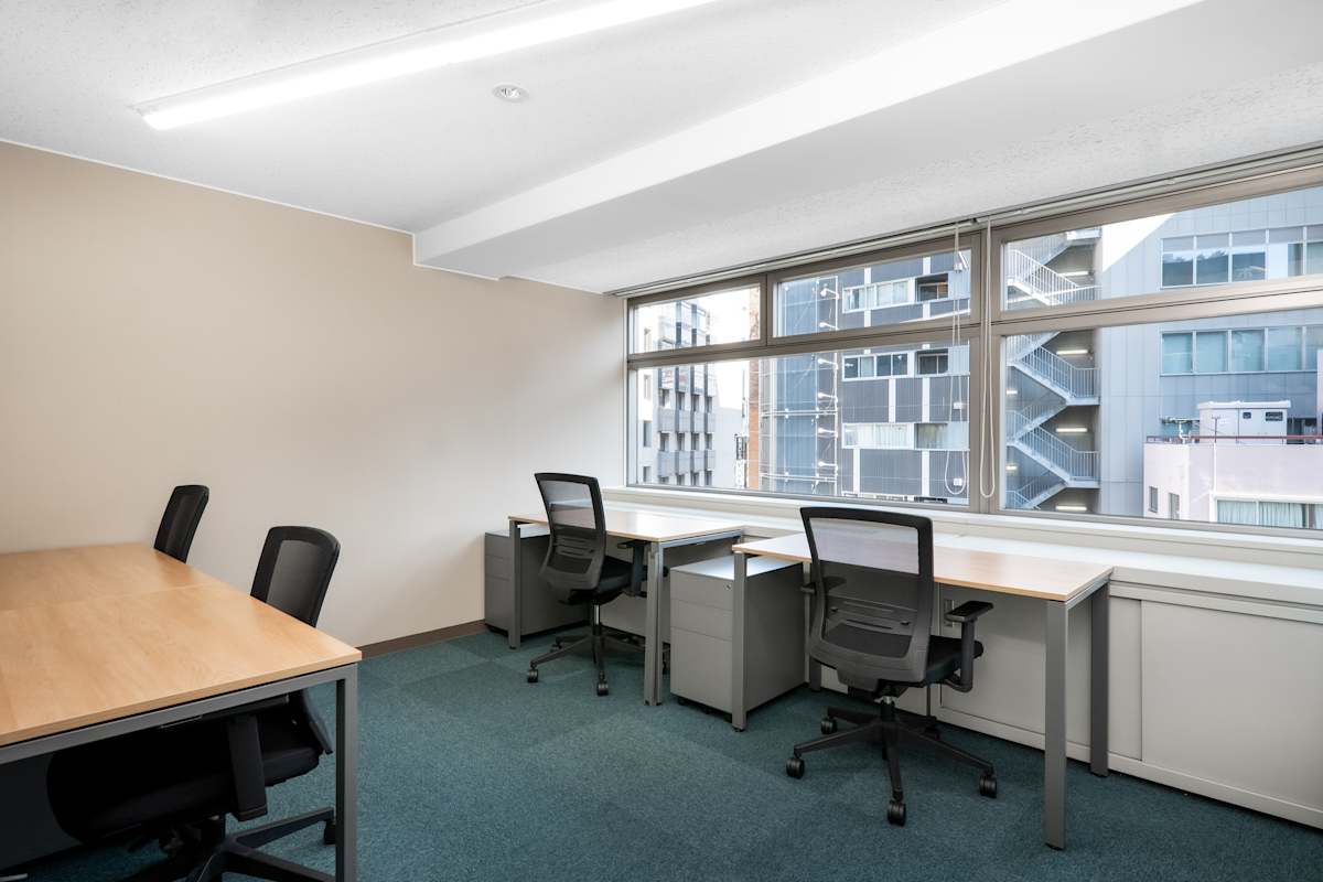 Regus - Shinjuku Nishiguchi Takagi photo 2