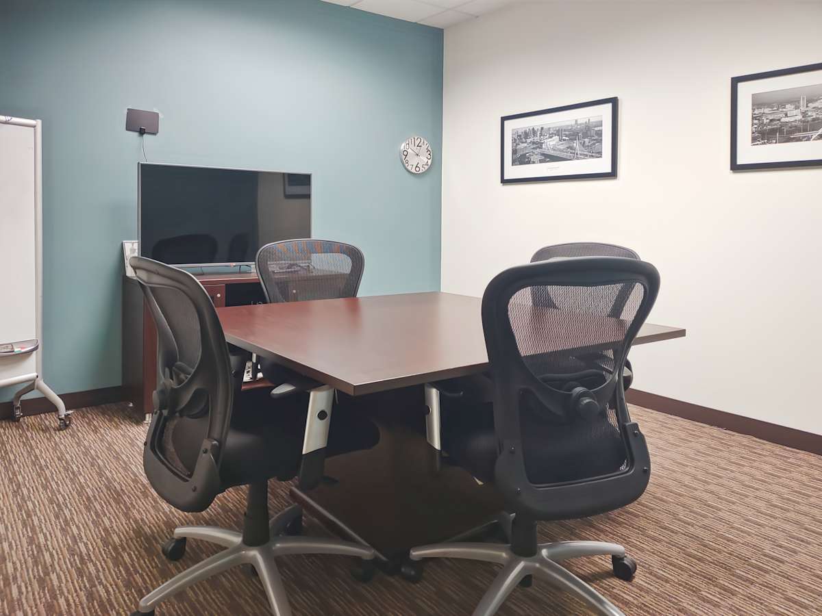 Riverwood Corporate Center I photo 9