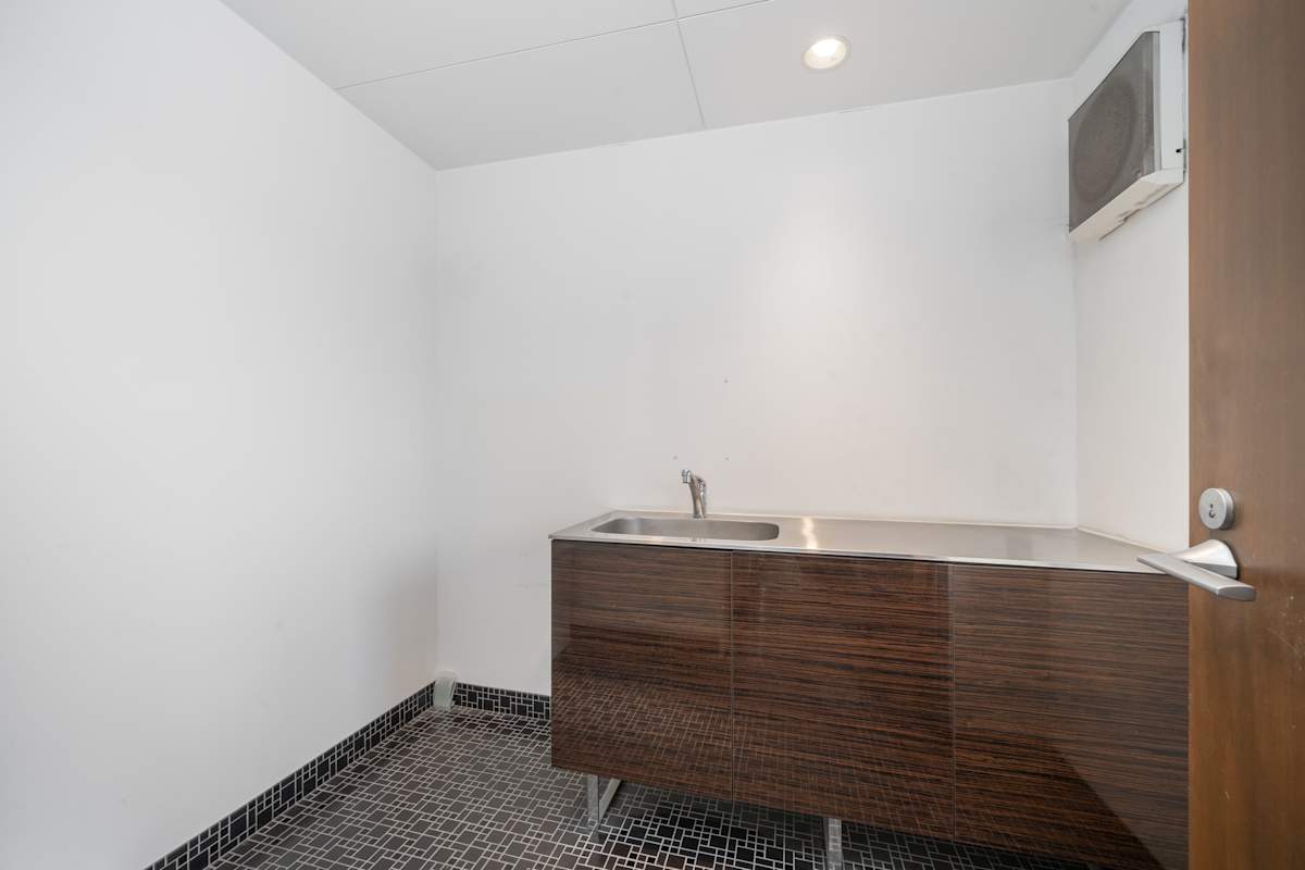 Regus - Kuroto Building photo 6
