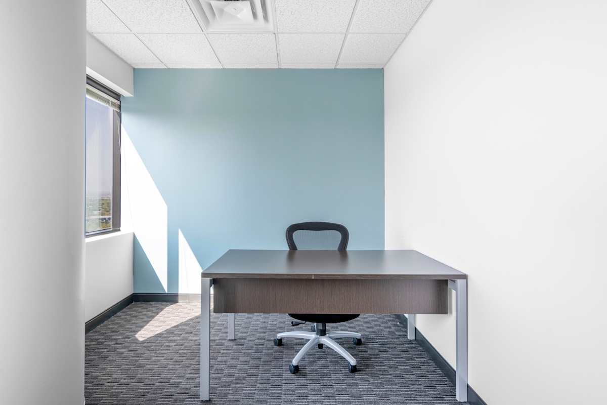 500 Marquette Avenue photo 4