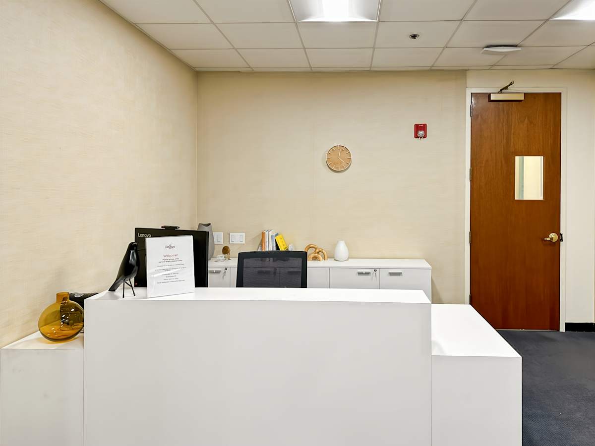 1 Crossroads Dr photo 4