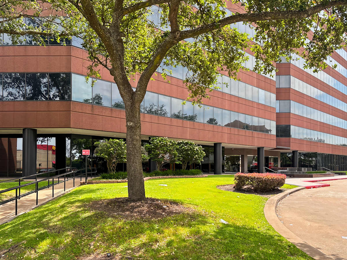 6671 Southwest Freeway photo 11