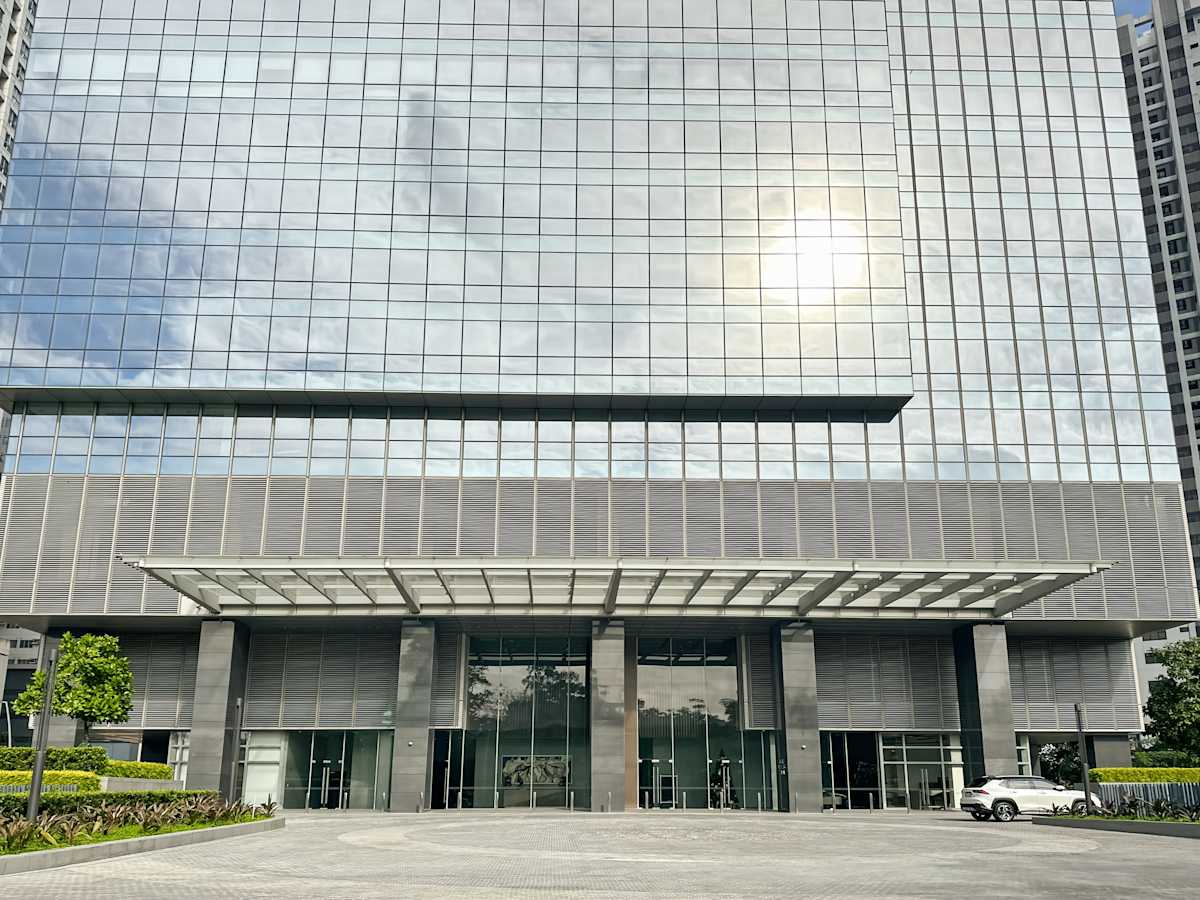 One Vertis Plaza