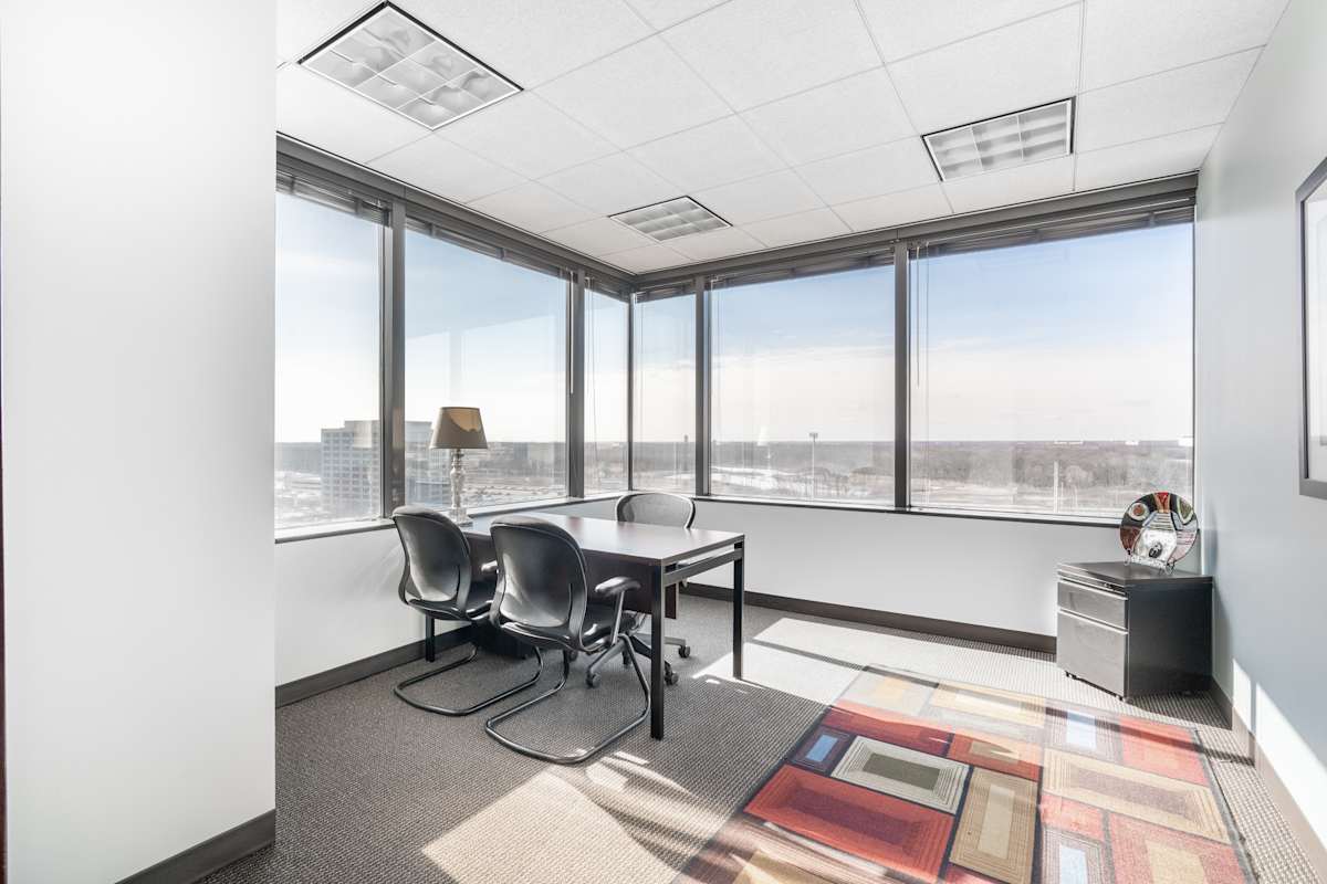 1600 Corporate Center photo 6
