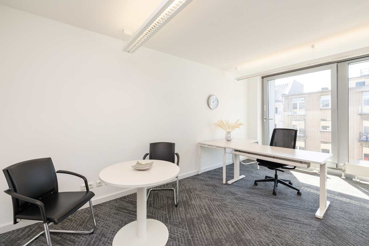 Regus - Dusseldorf, Koenigsallee photo 4
